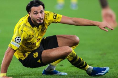 سكاي: دورتموند لن يفرض عقوبات على لاعبه الجزائري بسبب فلسطين